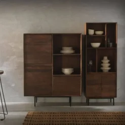 Aparador alto de 3 puertas lisas de madera de mango color natural con patas de metal GABAR 10819