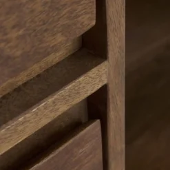Aparador alto de 3 puertas lisas de madera de mango color natural con patas de metal GABAR 10819