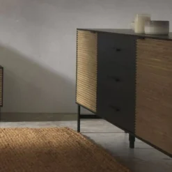 Aparador de madera de fresno negro y puertas de fresno natural GABAR 10973