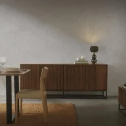 Aparador de 4 Puertas de Madera Maciza de Mango con Base de Metal GABAR 10818