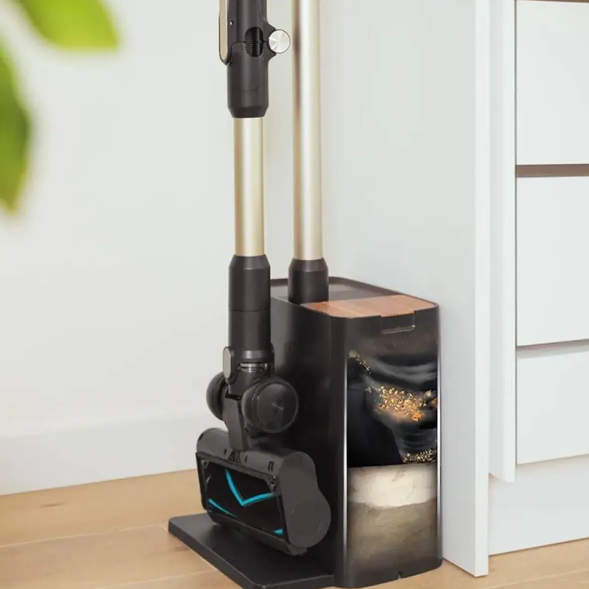 Aspirador Escoba con Base de Autovaciado 700 W CECOTEC 102267