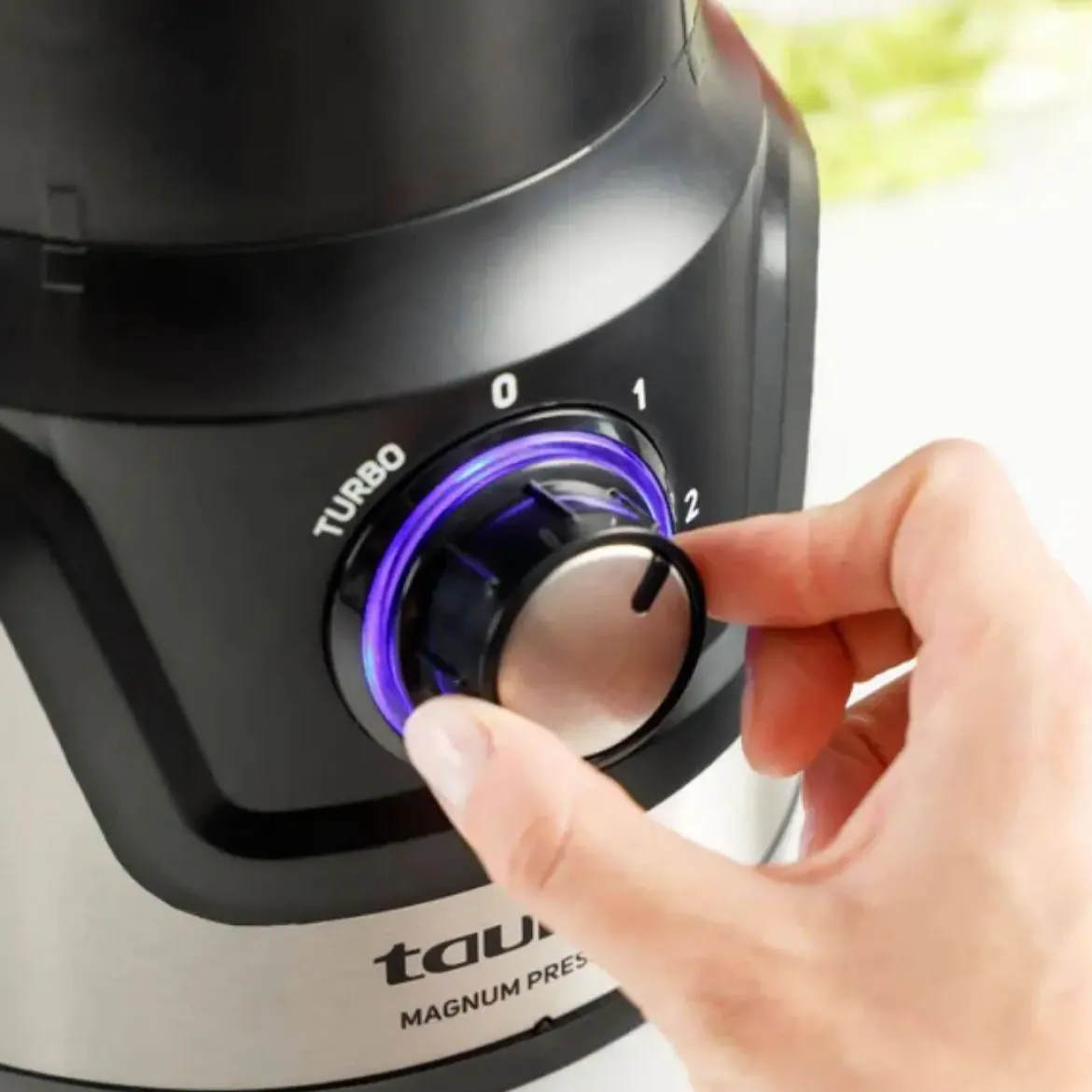 Batidora de Vaso Magnum Press 1500W 20.000 RPM Vaso 1.5L TAURUS 912482000