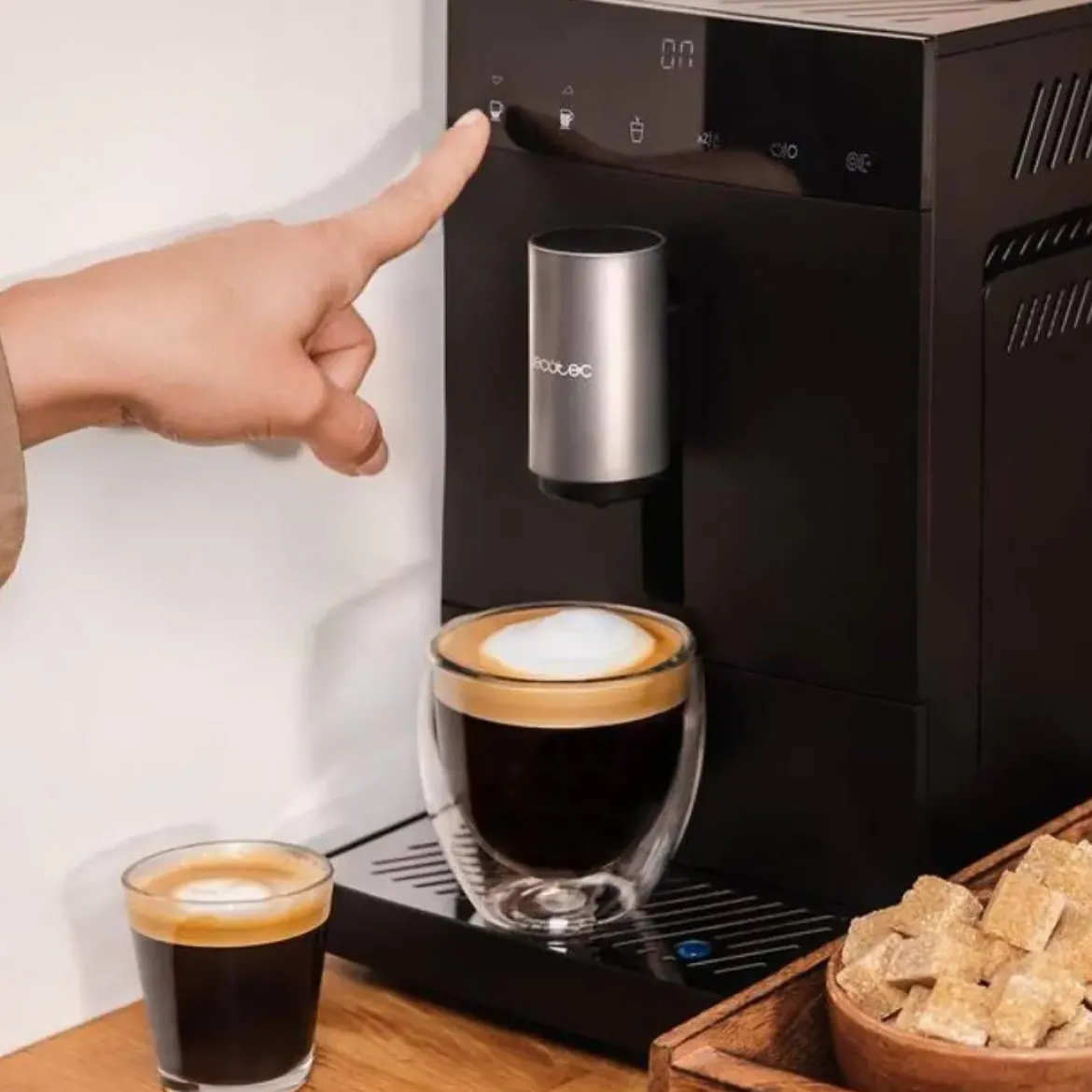 Cafetera Superautomática CECOTEC Creammaet Compact 01636