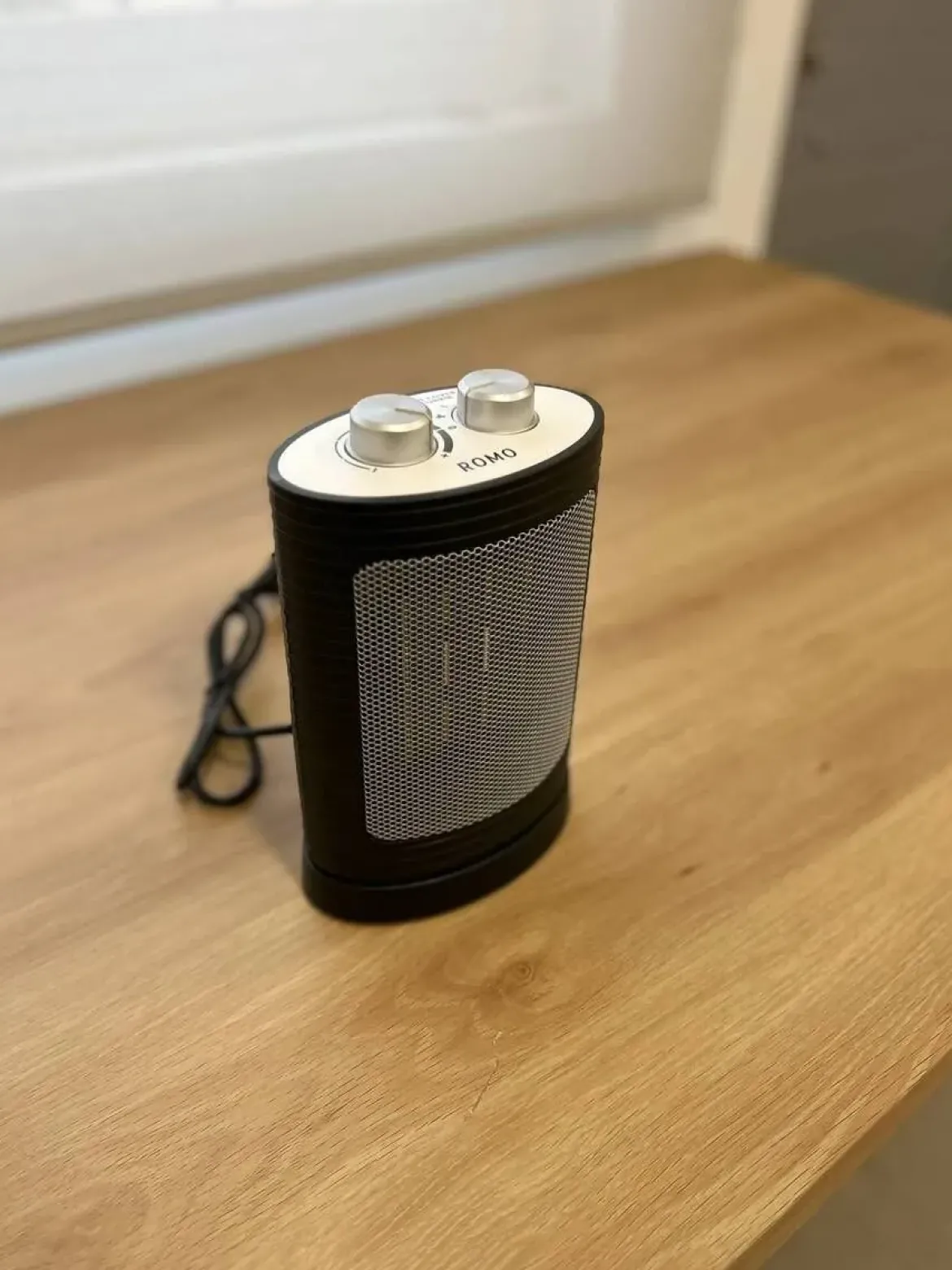 Calefactor ROMO Cerámico vertical 1500 w RO-CC1500W