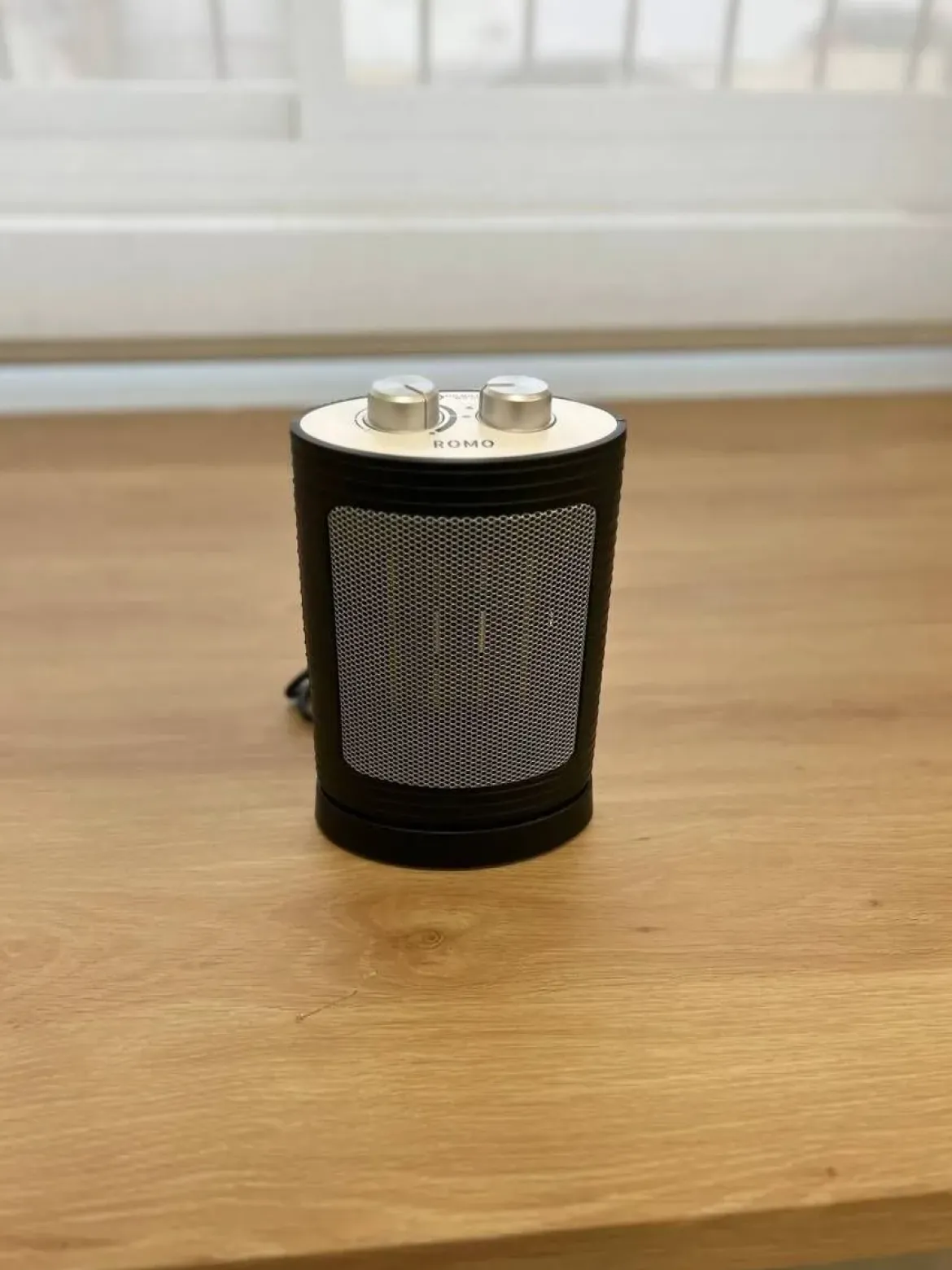 Calefactor ROMO Cerámico vertical 1500 w RO-CC1500W