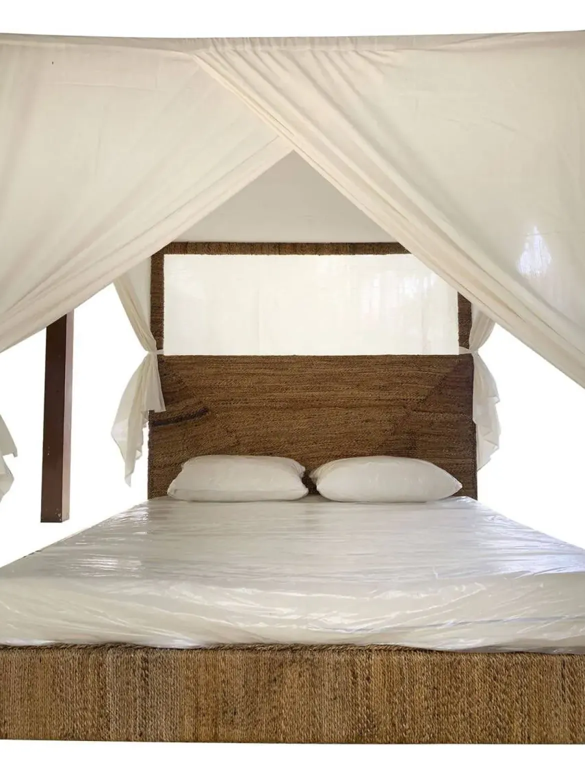 Cama de Fibra de Banana y Madera de Teca MB-220068
