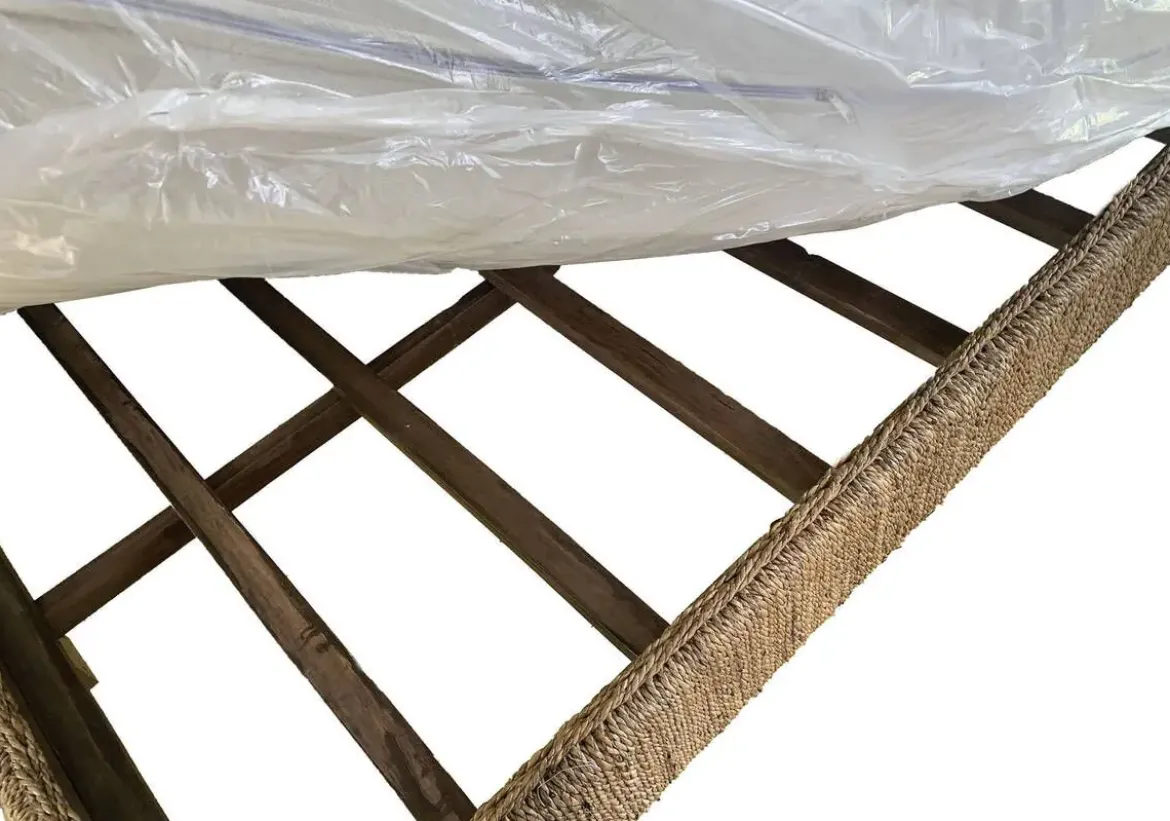 Cama de Fibra de Banana y Madera de Teca MB-220068