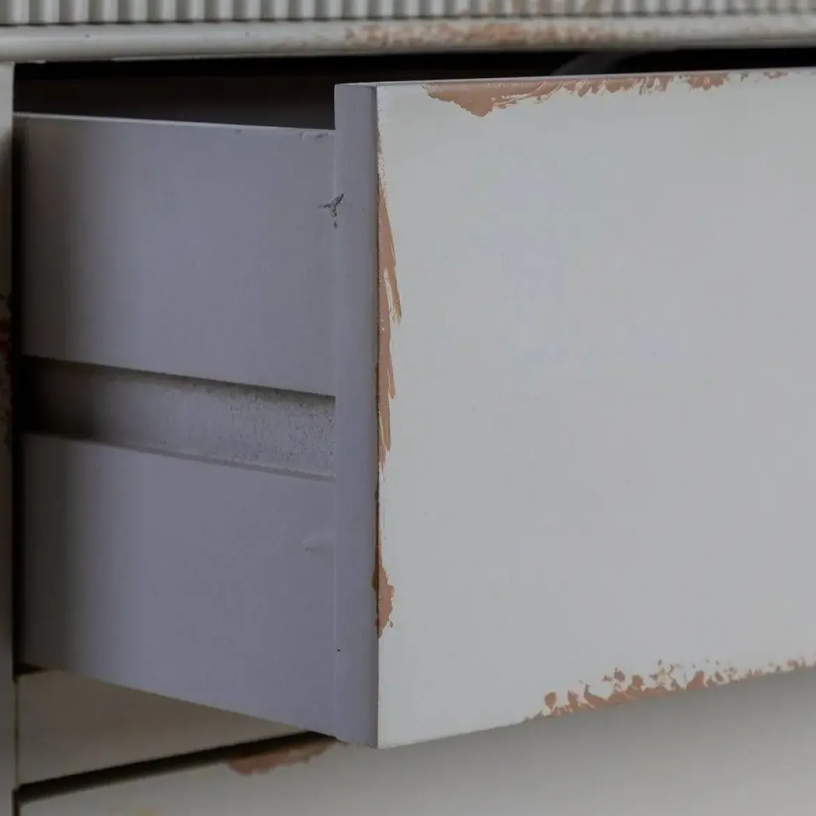Cómoda de Dormitorio Estructura en Madera Natural y Crema Envejecido 4 Cajones 615204