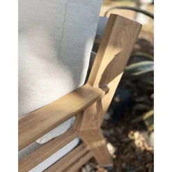 Conjunto de Jardín Madera con Detalles Blancos y Cojines Beige CÁDIZ