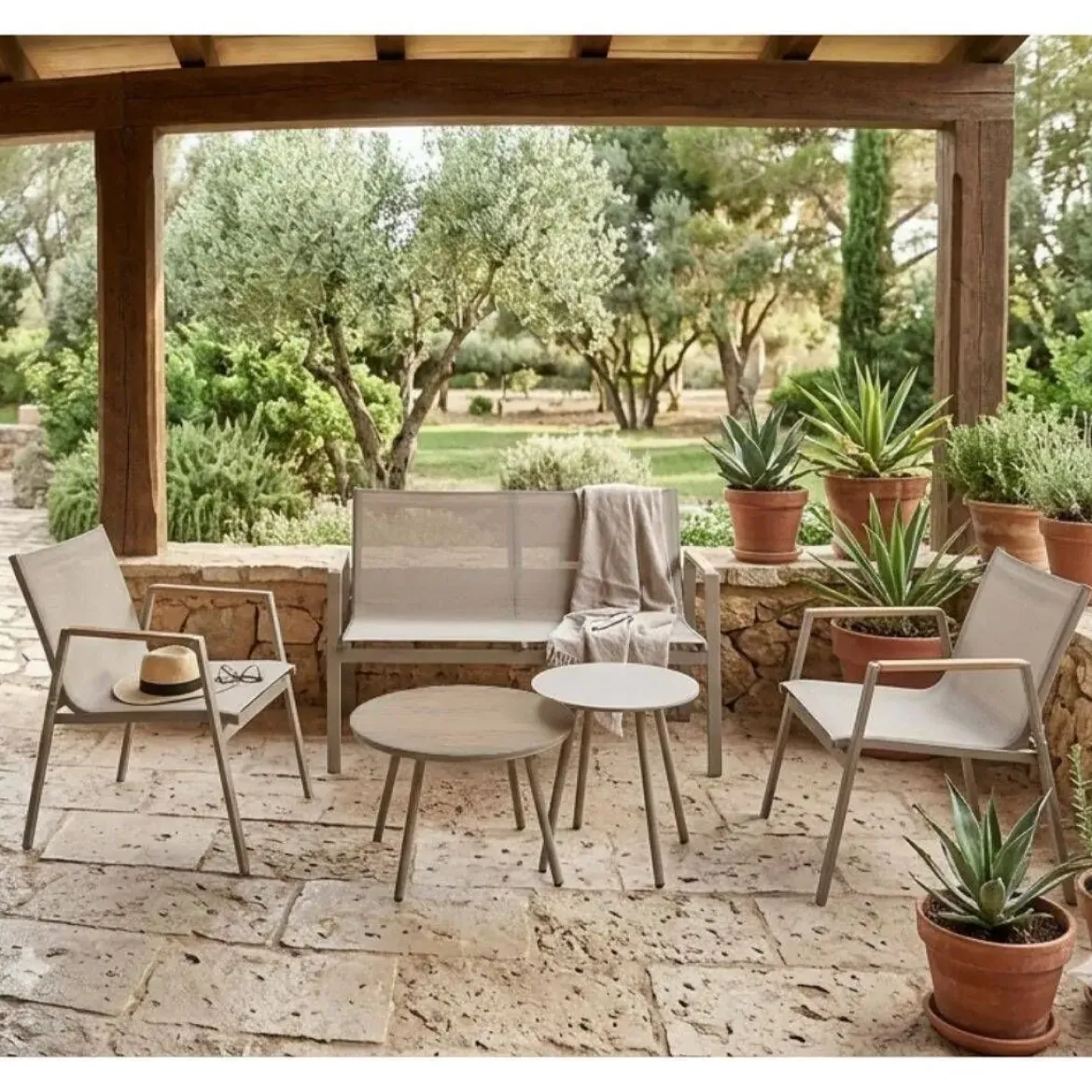 Conjunto de Jardín 5 Piezas en Color Topo CARLINA