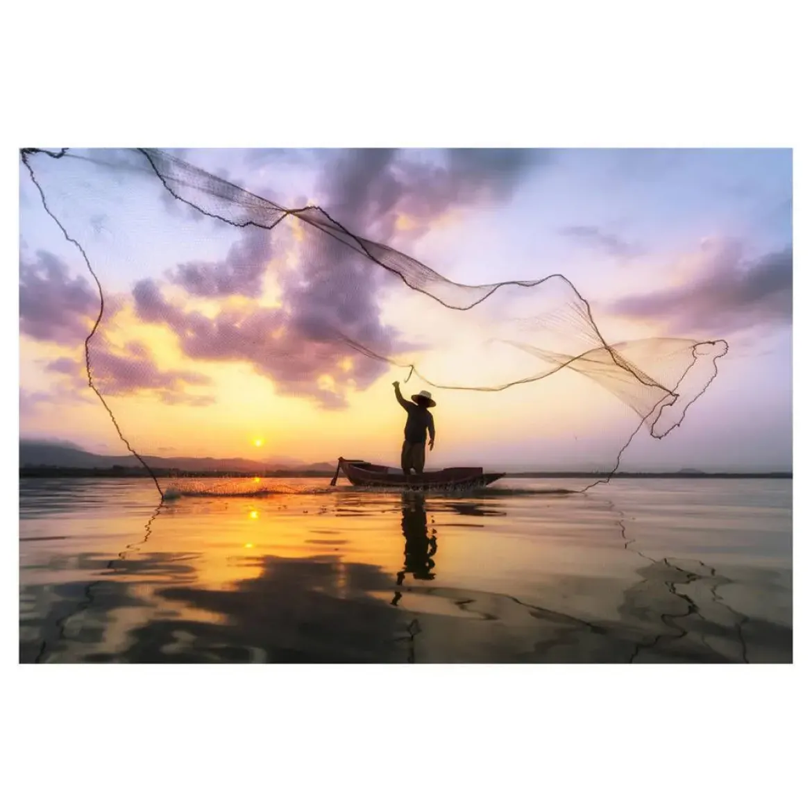 Cuadro de Cristal con Impresión del Atardecer y Silueta de pescador en Canoa 81-486