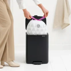 Cubo de Basura con Pedal 12L Matt Black Brabantia BO 238000