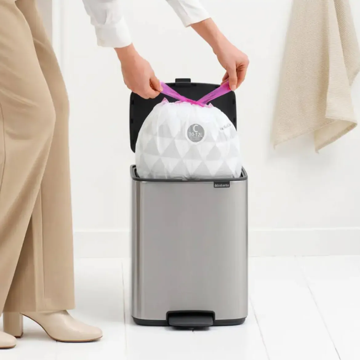 Cubo de Basura con Pedal 12L Matt Steel Fingerprint Proof Brabantia BO 238048