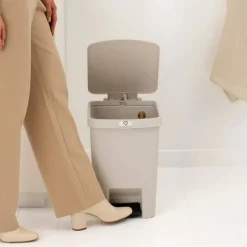 Cubo de Pedal 25 Litros con Cierre Suave Beige STEPUP 251863
