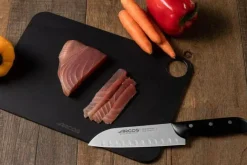 Cuchillo de Cocina con Mango Color Negro Santoku Serie Maitre 170 mm ARCOS 151600