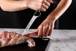 Cuchillo Deshuesador de Cocina con Mango Color Negro Serie Maitre 160 mm ARCOS 151500