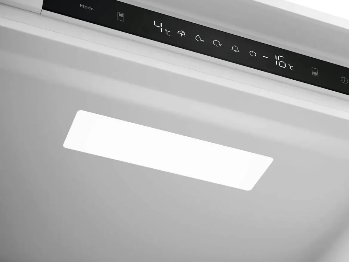 Frigorífico Combi Integrable ELECTROLUX No Frost 177 cm Clase E LNN3CE18S
