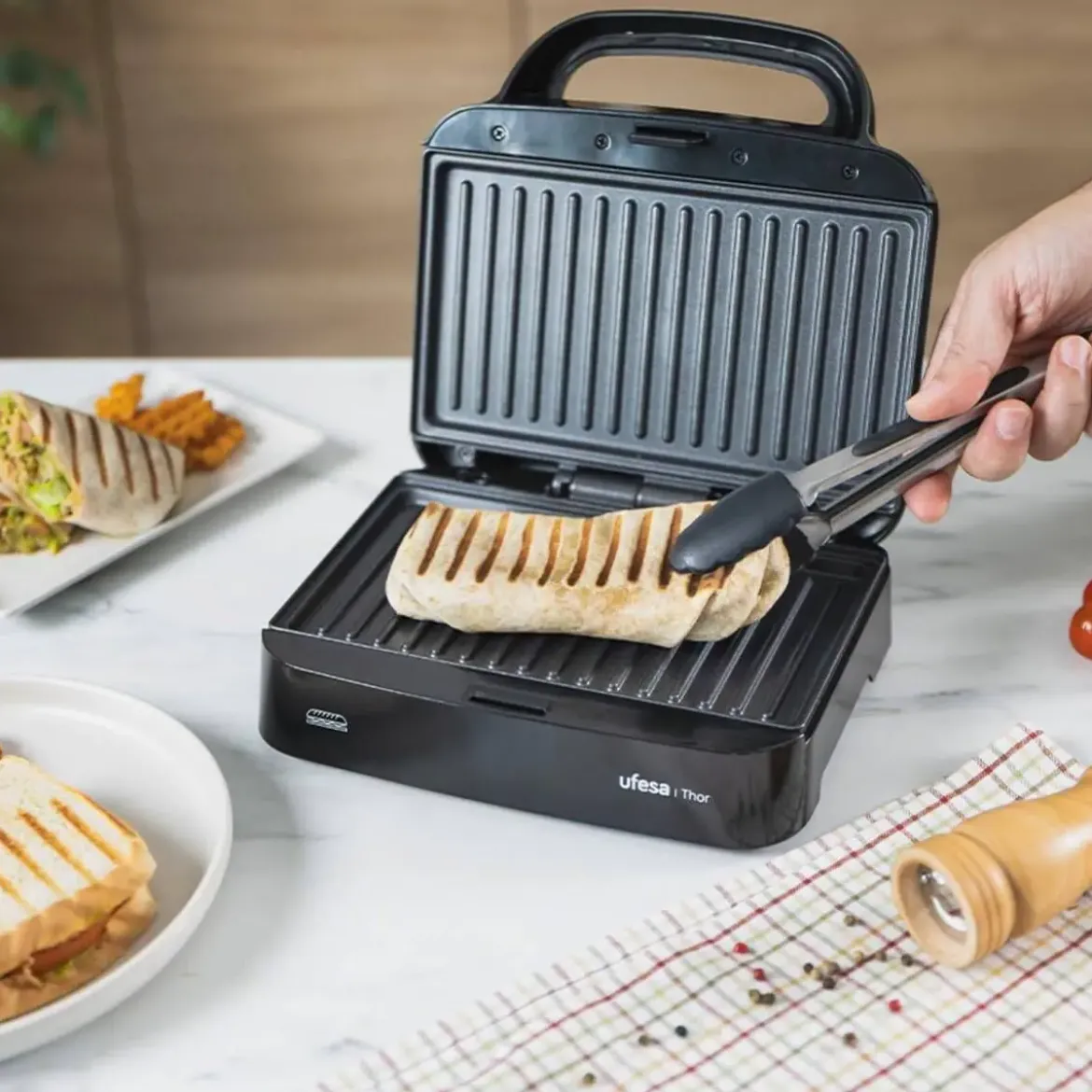 Grill UFESA THOR 750W Parrilla Panini Antiadherente Compacta