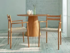 Juego de dos sillas con Asiento de Cuerda Natural y Estructura de Madera Roble Natural con brazos BRISA CG1920RC