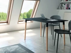 Mesa de comedor Fija con Patas de Madera y Sobre de MDF Lacado CARIBE 160 cm