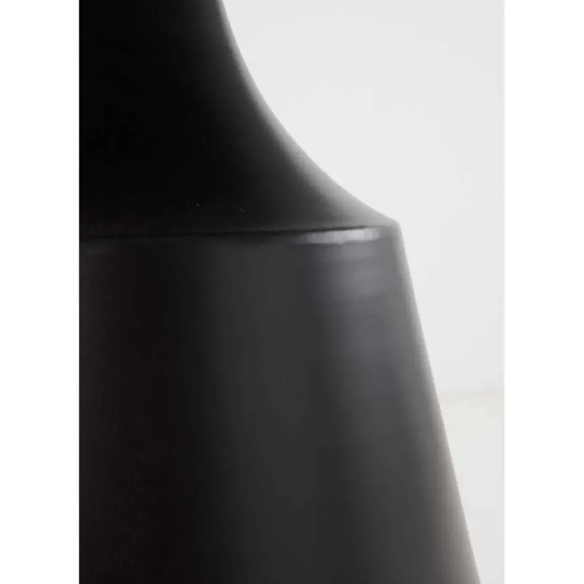 Mesa de Comedor Redonda 120 cm con Base Metal y Sobre Cerámico GABAR 11612