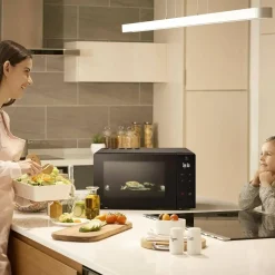 Microondas LG 30 Litros Negro con Grill y Control Táctil MH7032JAB
