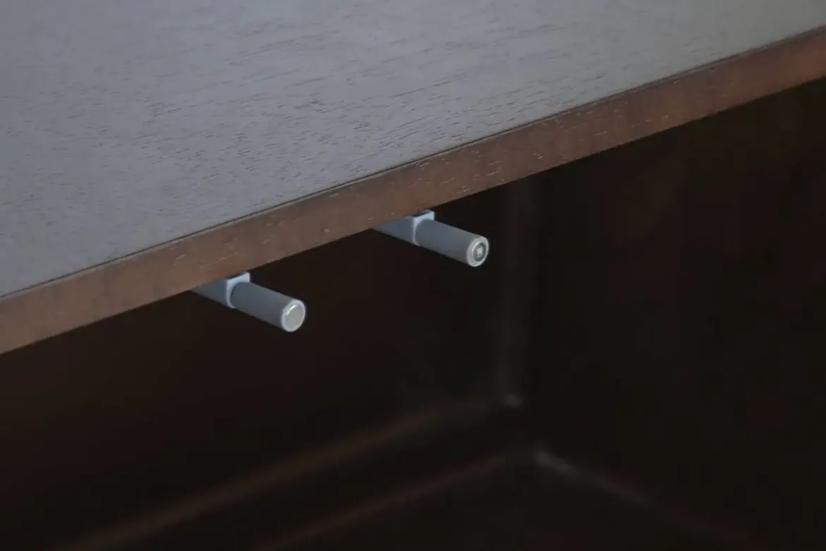 Mueble TV de Madera de Mango con Puertas de Fibra MB-222840