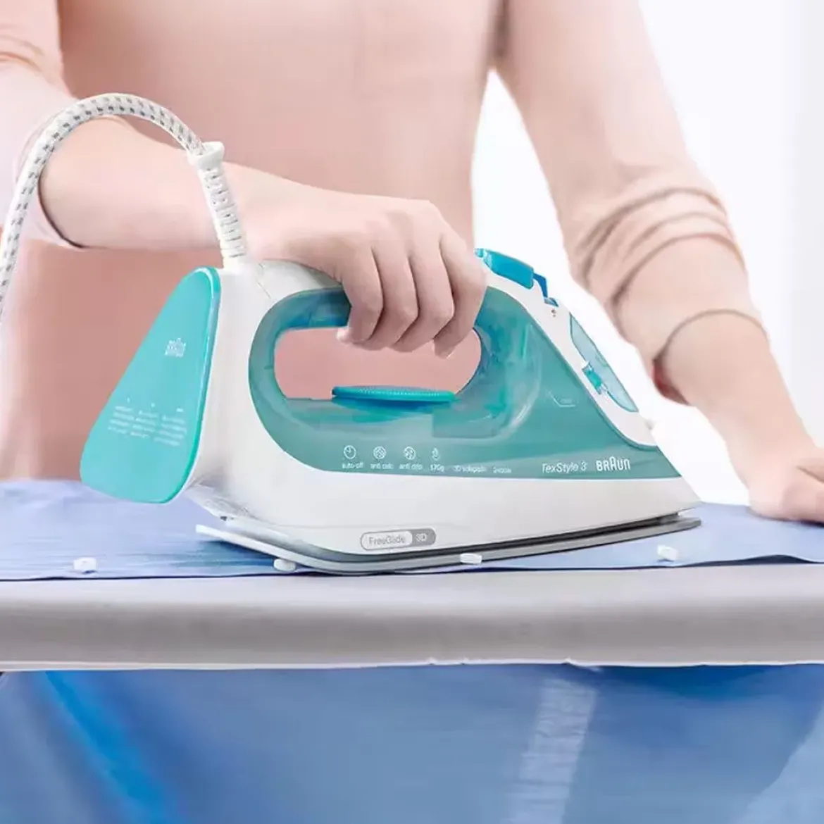 Plancha de vapor 2350 w. BRAUN SH3043