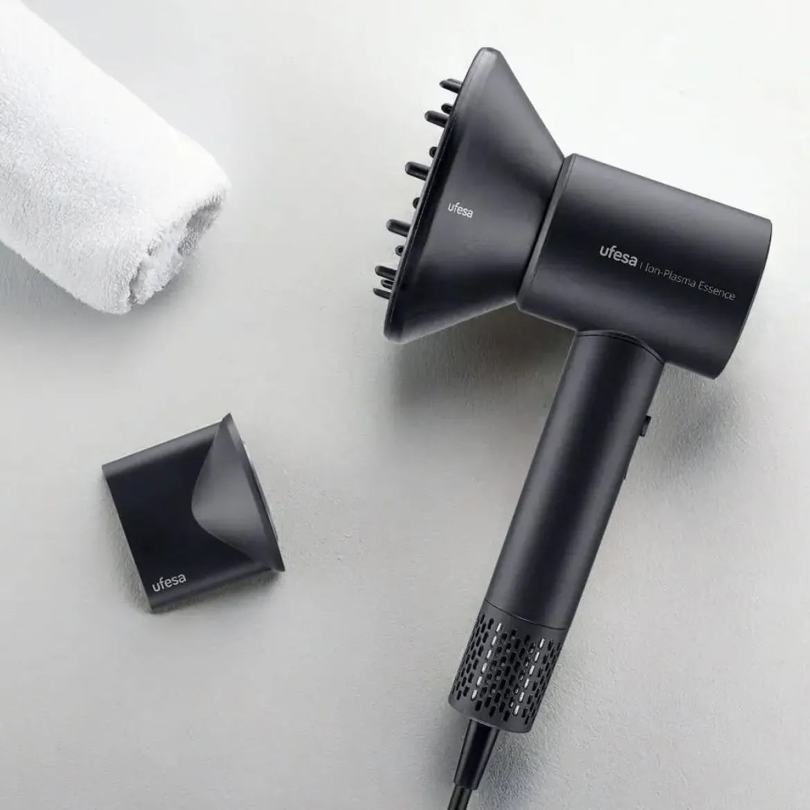 Secador de Pelo Ufesa ESSENCE Ion-Plasma 1600W con Motor Digital