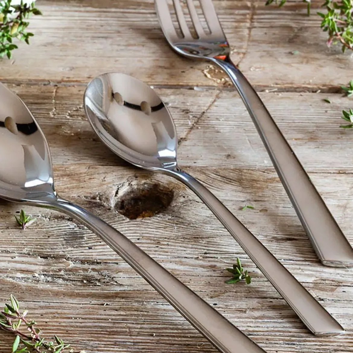 Set 24 cubiertos con Cuchillo Chuletero BARI