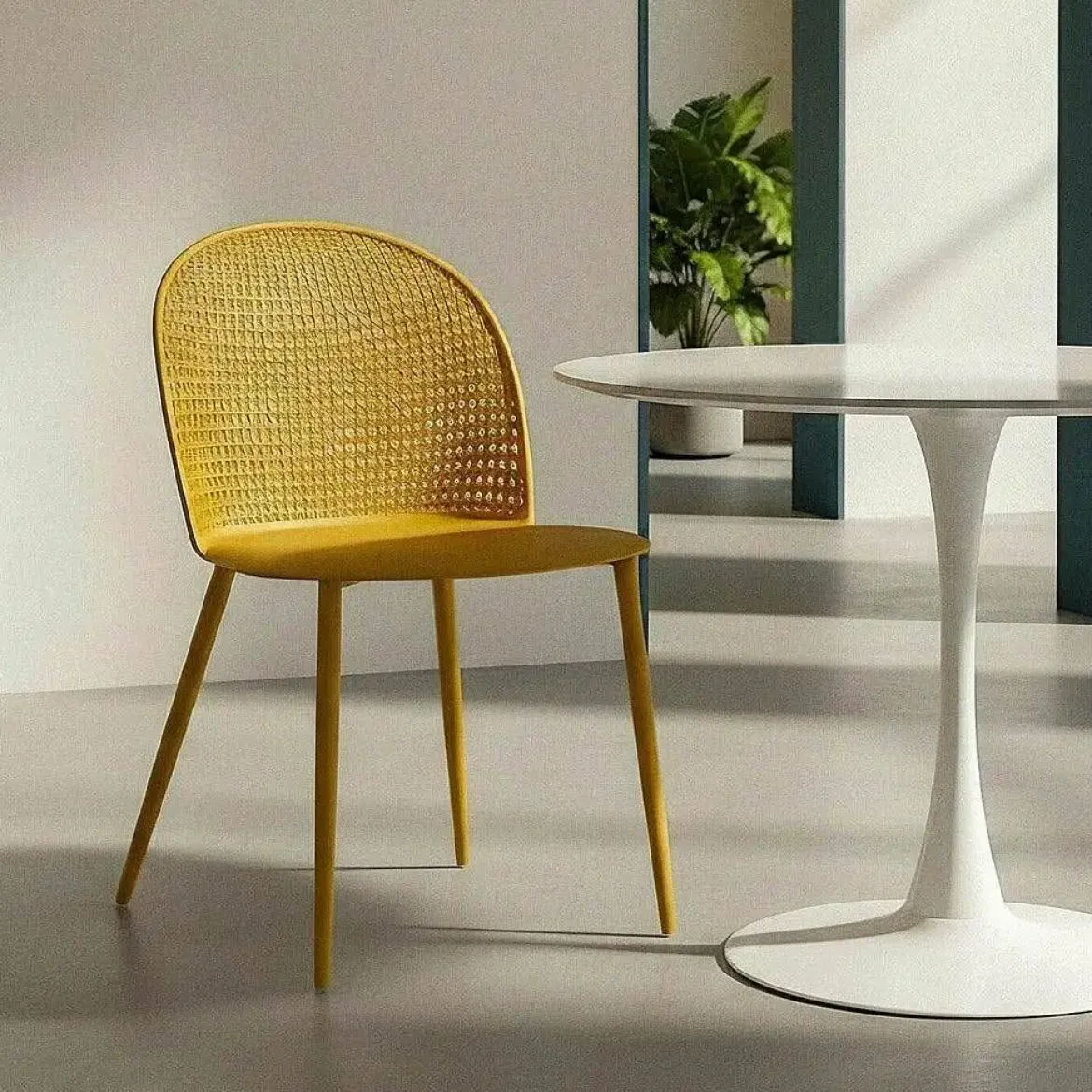 Silla de Jardín en Polipropileno y Patas de Acero