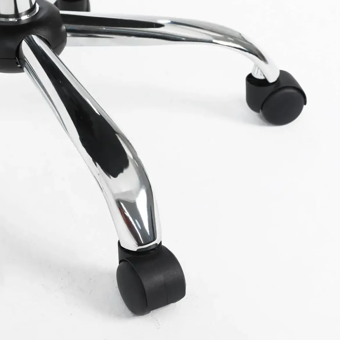 Silla de Oficina con Respaldo Alto Tapizada en Polipiel Negro LUPO