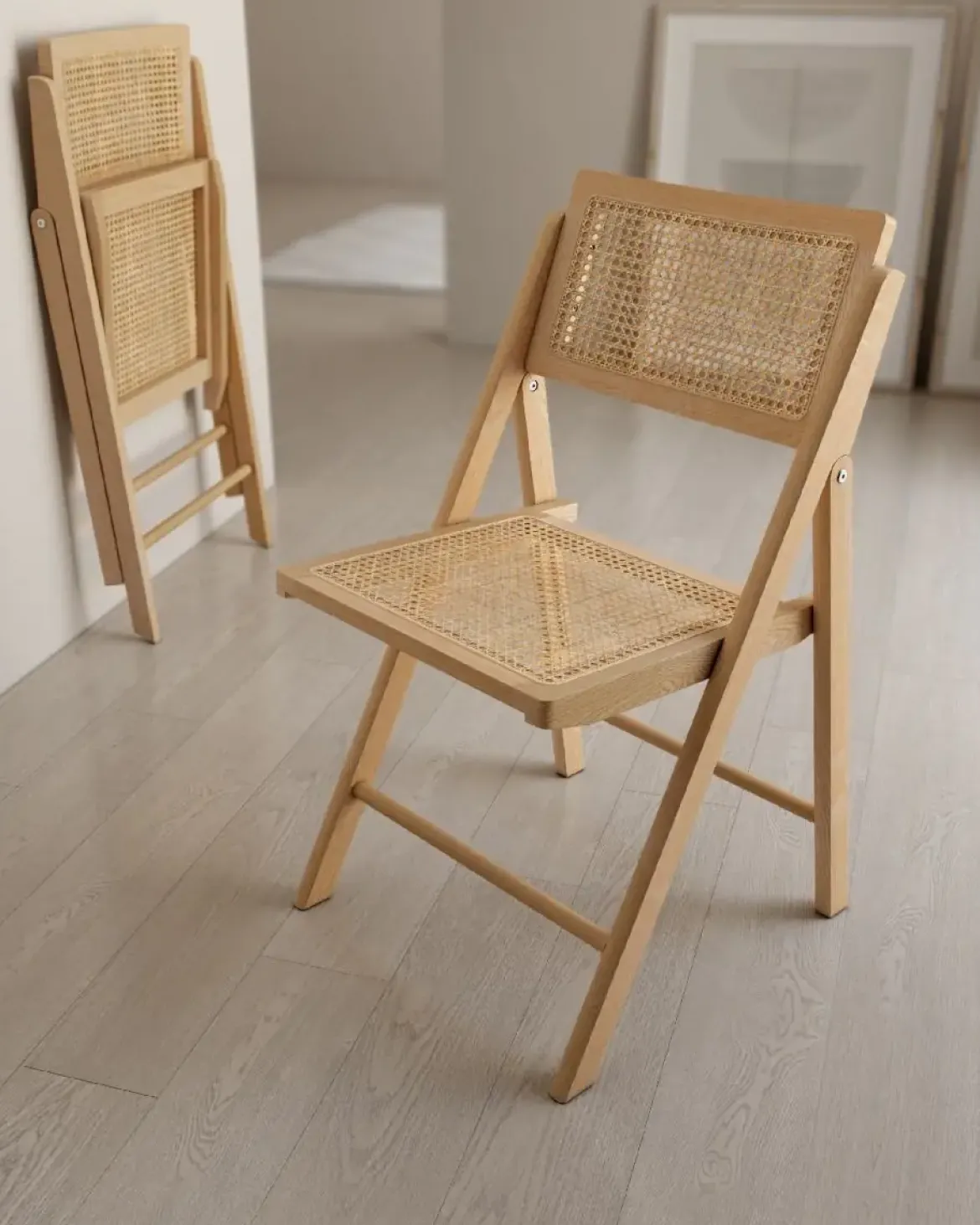 Silla Plegable con Asiento de Ratán y Estructura de Madera Natural BRUNA CG1928FR