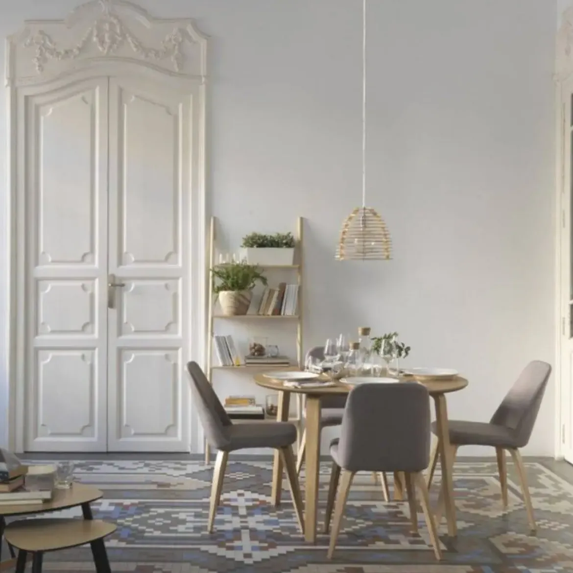 Silla tapizada en Lino con patas de Roble Natural GABAR 8327
