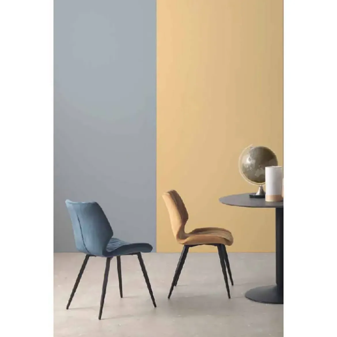 Silla tapizada en terciopelo GABAR VIVE modelo 8390