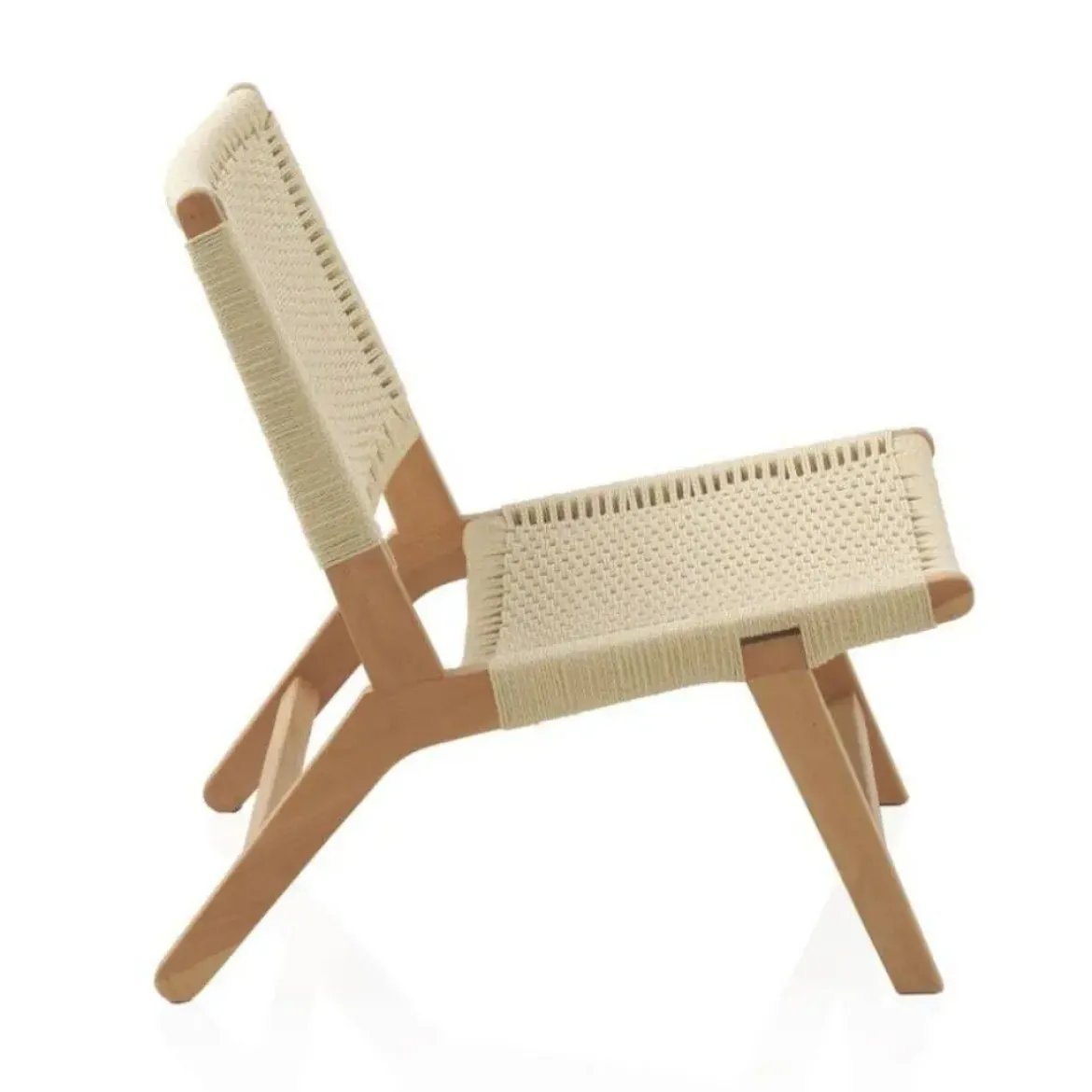 Sillón de madera de haya con acabado natural y asiento y respaldo trenzados GABAR 10874