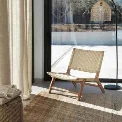 Sillón de madera de haya con acabado natural y asiento y respaldo trenzados GABAR 10874