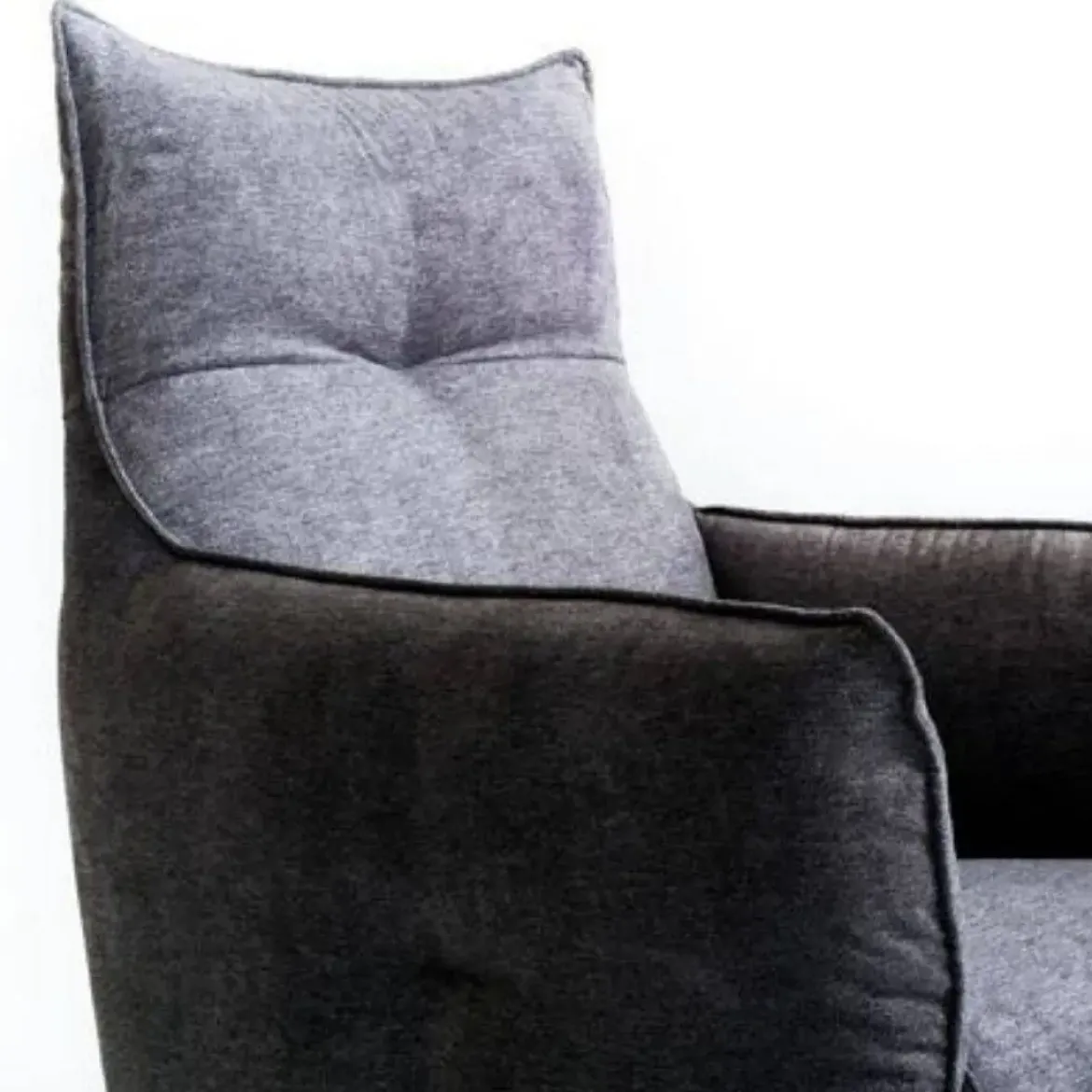Sillón Modelo MAO con Patas Metálicas
