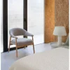 Sillón Pequeño de Madera de Roble Tapizado Topo GABAR 11688