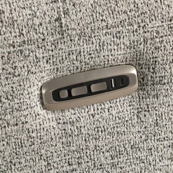 Sillón Relax Eléctrico Giratorio en Tela Nácar con USB VERA