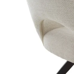 Sillón tapizado en color beige con patas metálicas negras GABAR 11058/1