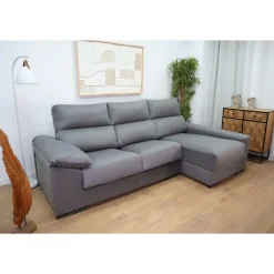 Sofá con Chaise Longue derecha con arcón y 2 puff modelo ARIEL