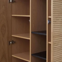 Vitrina chapada en fresno negro con estantes y 2 puertas en natural GABAR 10972