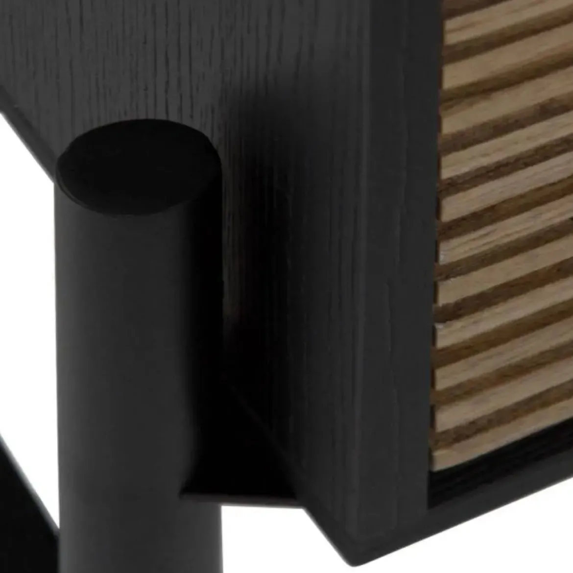 Vitrina negra chapada en fresno con 2 puertas de madera natural GABAR 10974